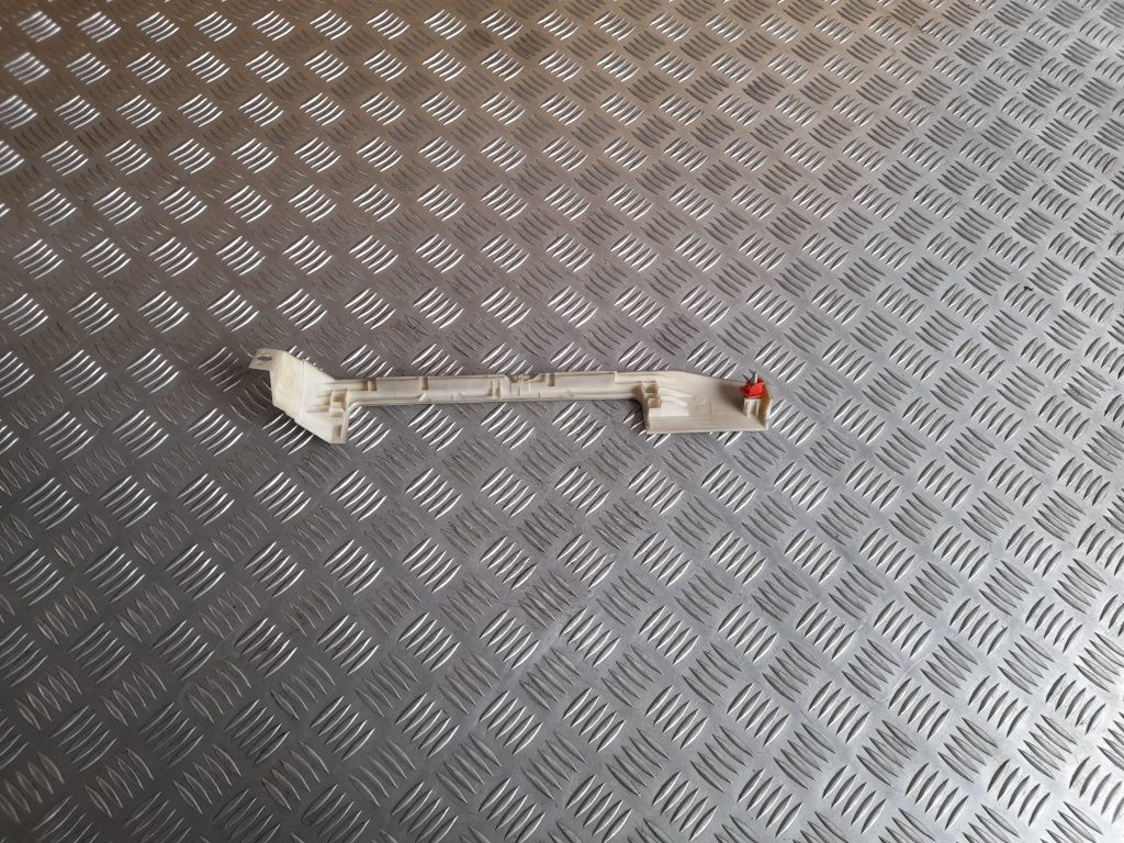 Mērinstrumentu paneļa dekoratīvā uzlika priekš BMW 320D E46 2004 TOURING 2 Mērinstrumentu paneļa dekoratīvā uzlika priekš BMW 320D E46 2004 TOURING