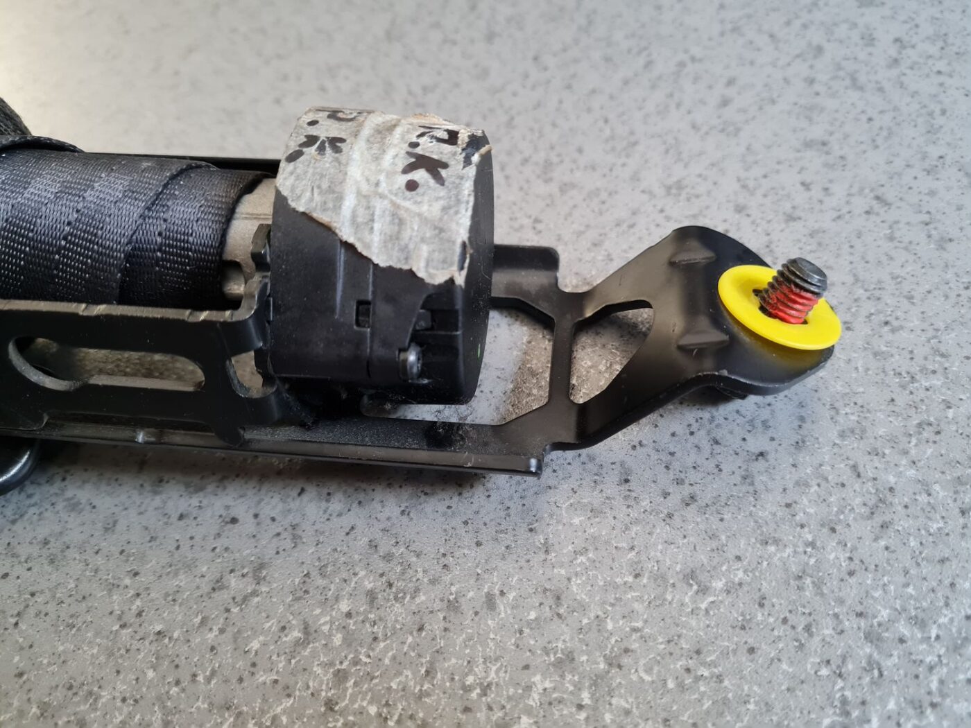 Priekšējā kreisā drošības josta priekš VOLVO XC70 2007 5 Priekšējā kreisā drošības josta priekš VOLVO XC70 2007