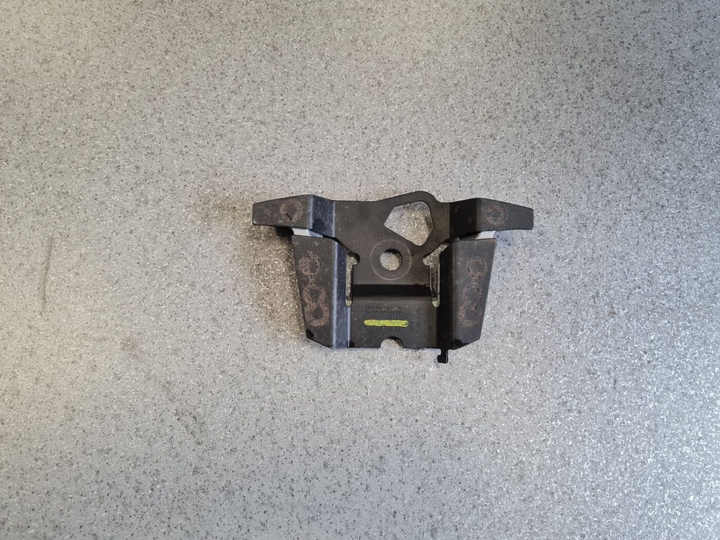 Stūres iekšējais stiprinājums priekš VOLVO V70 2003 GREY 1 Stūres iekšējais stiprinājums priekš VOLVO V70 2003 GREY