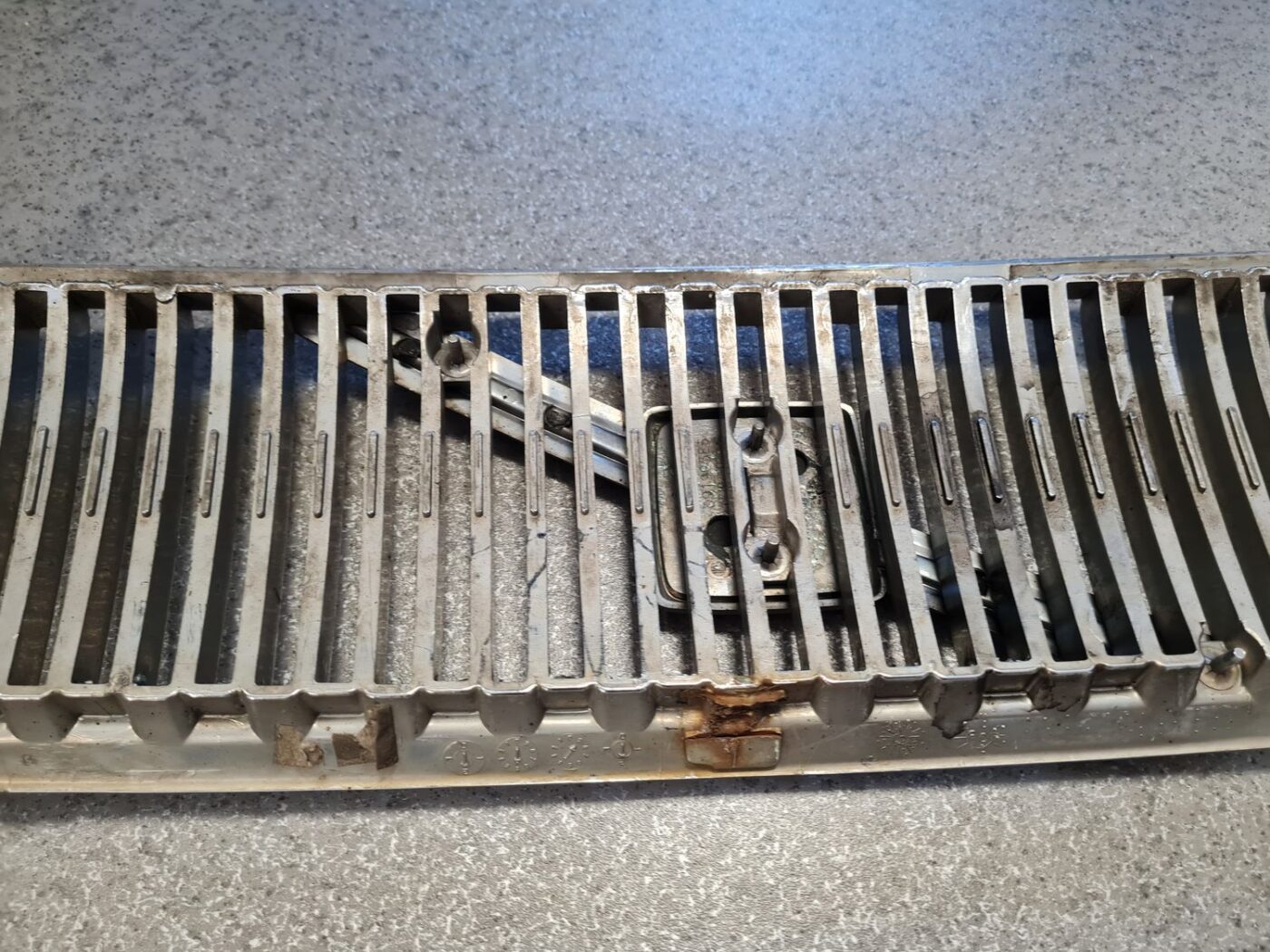 Pārsega reste priekš VOLVO V70 1997 7 Pārsega reste priekš VOLVO V70 1997