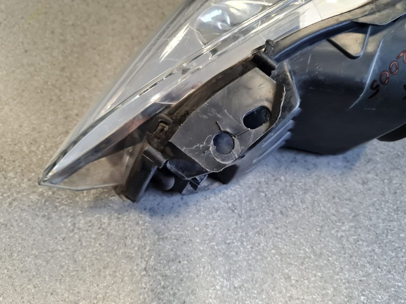 Priekšējais labais lukturis priekš PEUGEOT 407 2005 16 Priekšējais labais lukturis priekš PEUGEOT 407 2005