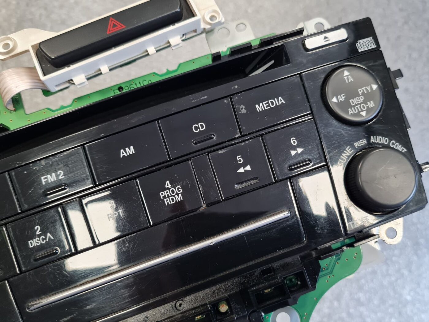 CD/DVD/Navigācijas bloks priekš MAZDA 6 2006 11 CD/DVD/Navigācijas bloks priekš MAZDA 6 2006