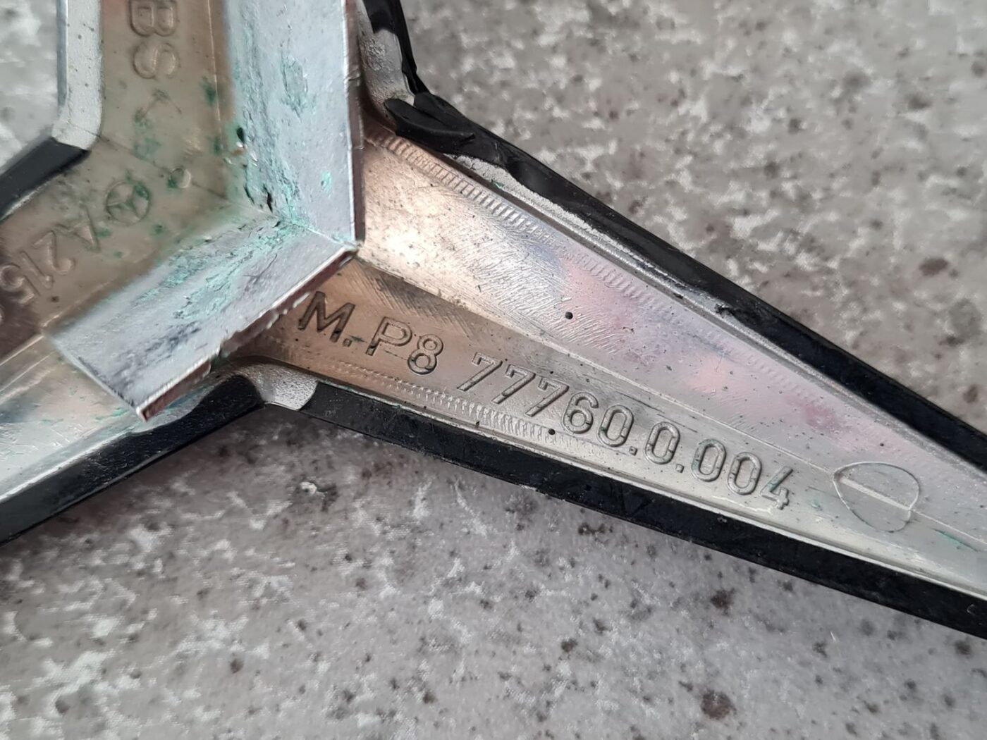 Logotips/Emblema priekš MERCEDES BENZ CLS 320 2005 6 Logotips/Emblema priekš MERCEDES BENZ CLS 320 2005