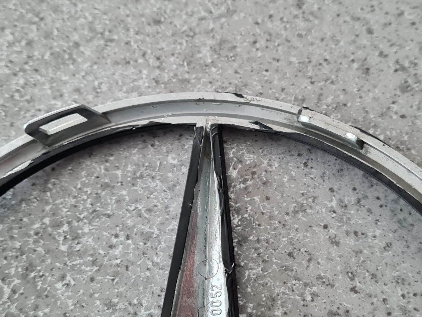 Logotips/Emblema priekš MERCEDES BENZ CLS 320 2005 4 Logotips/Emblema priekš MERCEDES BENZ CLS 320 2005