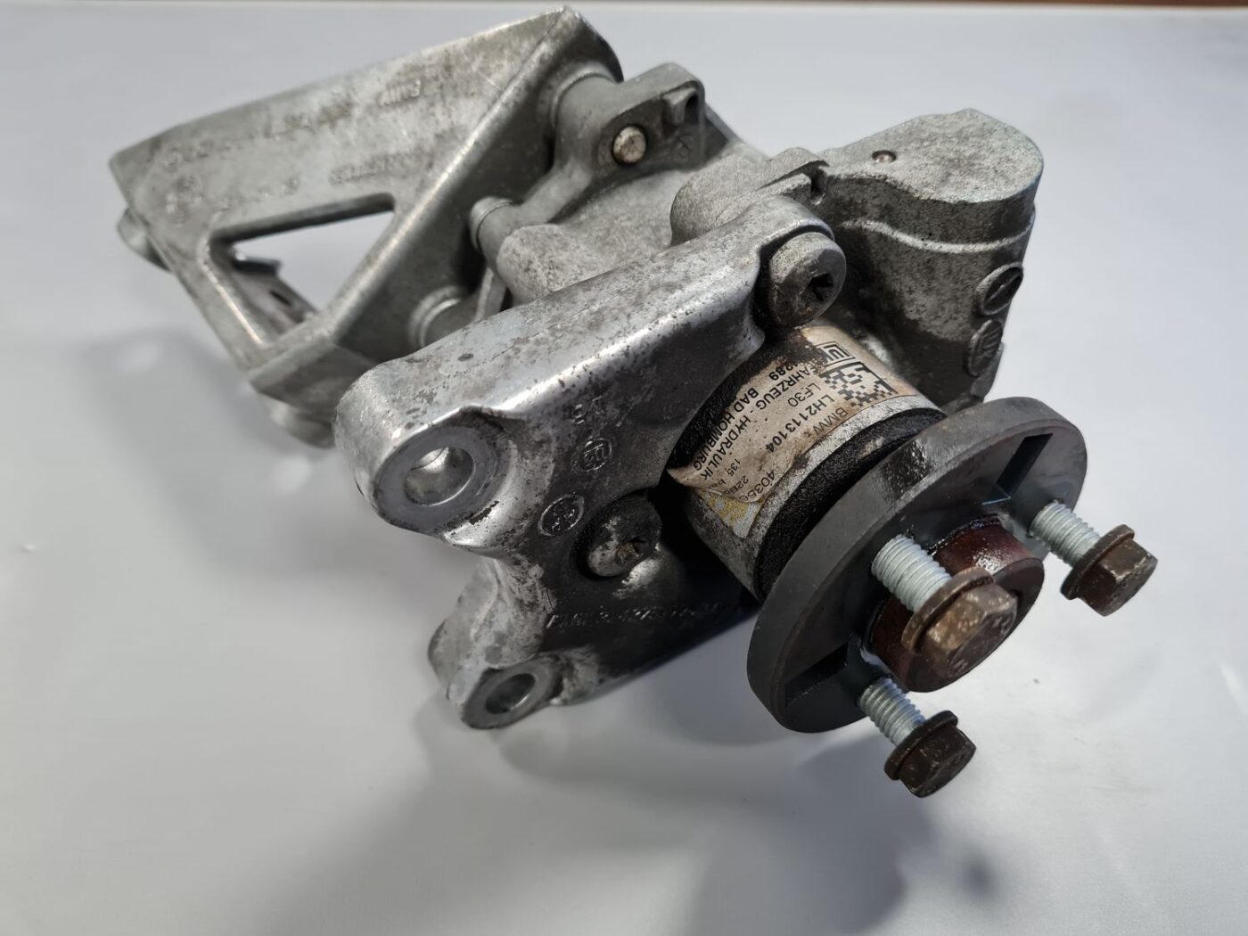 Hidrauliskais pastiprinātājs priekš BMW 525 E60 2006 BLACK 11 Hidrauliskais pastiprinātājs priekš BMW 525 E60 2006 BLACK