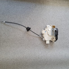 Priekšējo kreiso durvju slēdzene priekš AUDI A4 2007