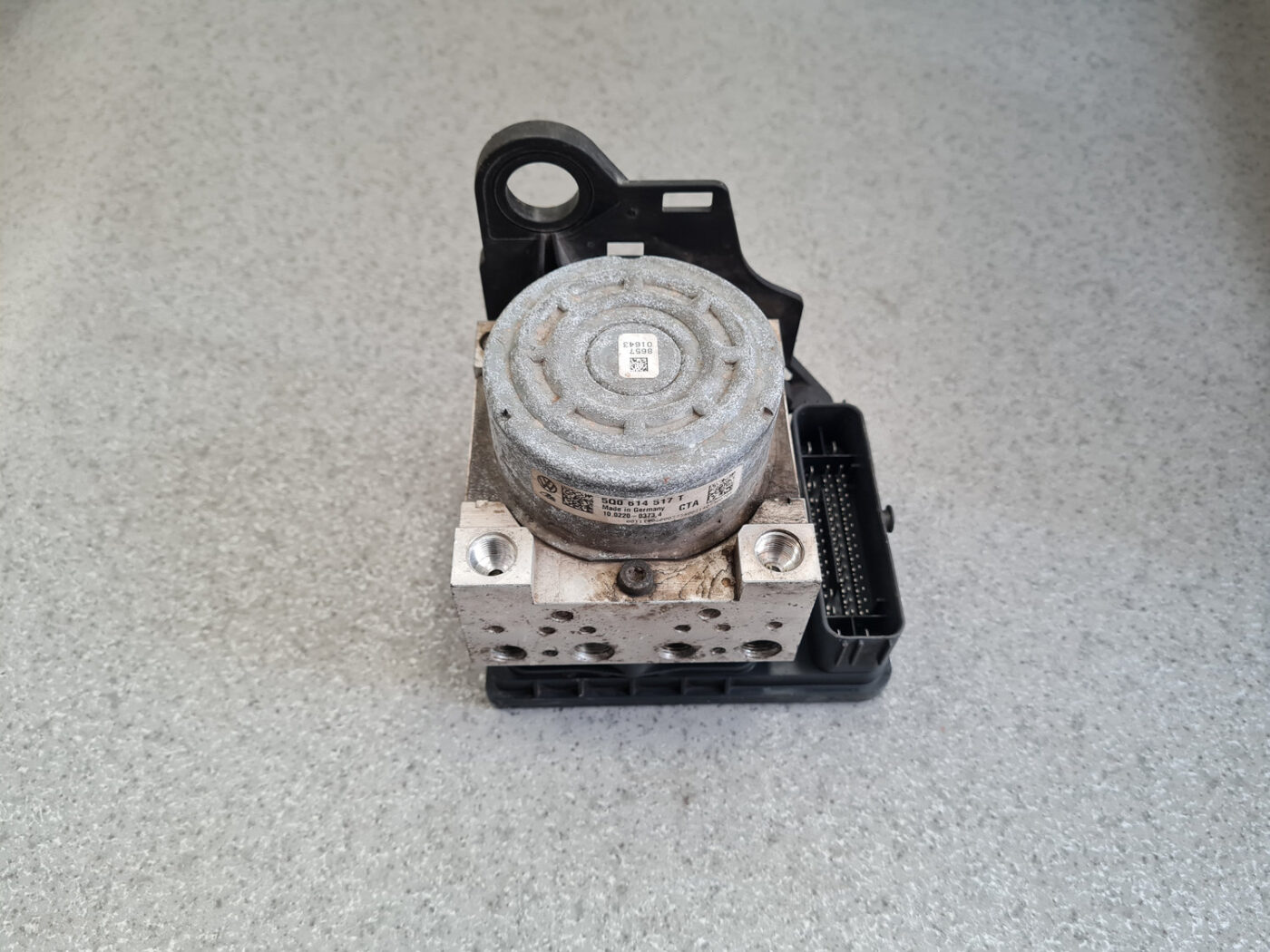 ABS bloks priekš VW GOLF 2014 1 ABS bloks priekš VW GOLF 2014