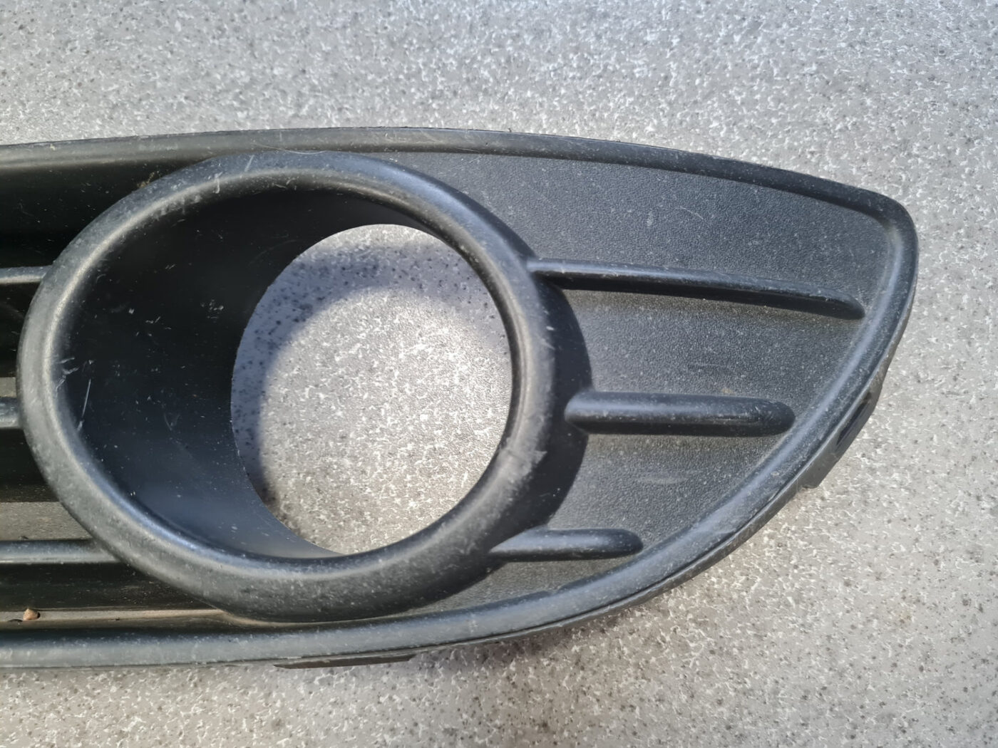 Miglas luktura reste, pa kreisi priekš VW POLO 2008 2 Miglas luktura reste, pa kreisi priekš VW POLO 2008