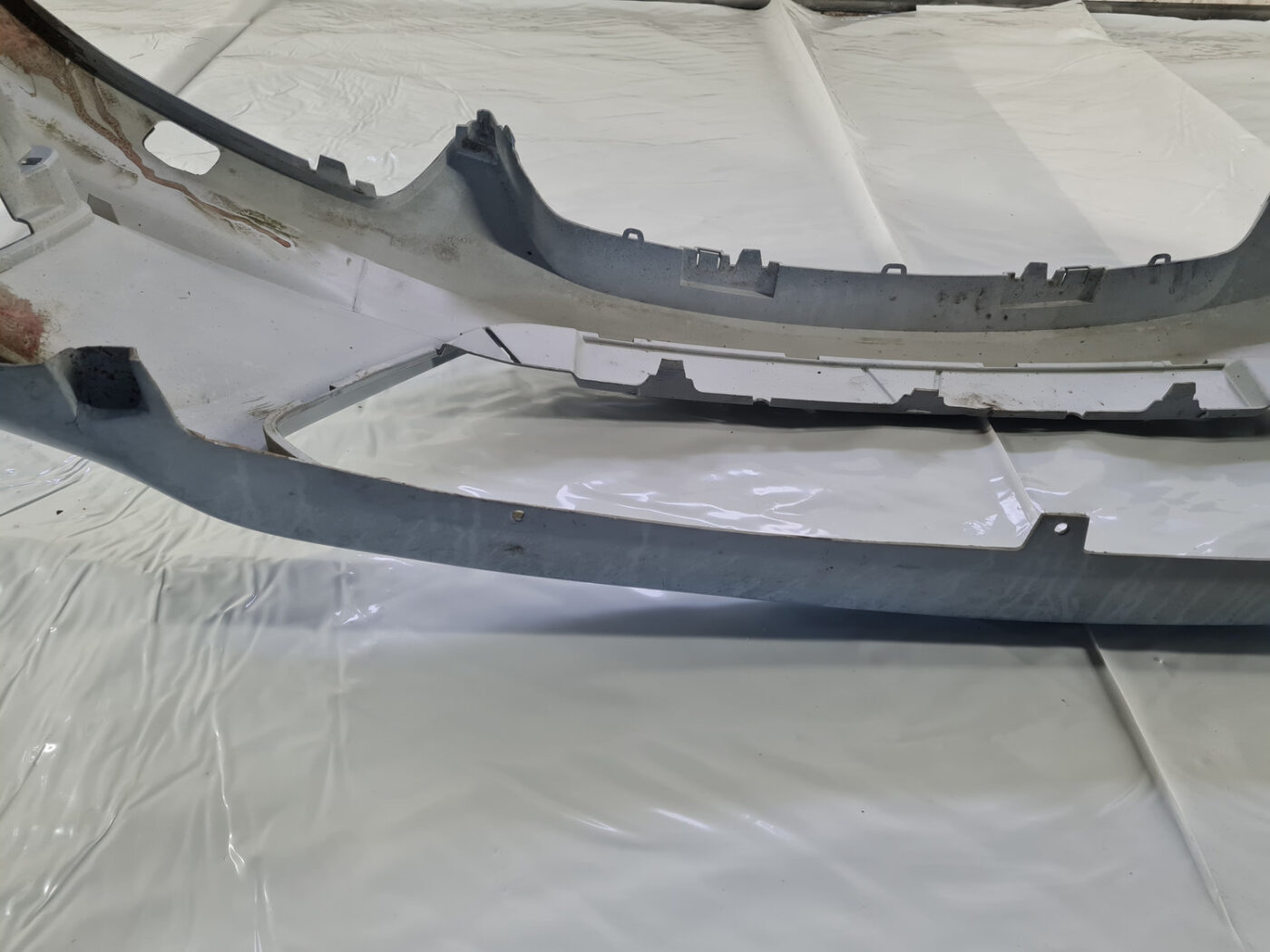 Priekšējais buferis priekš Ford C-MAX 2007-2010 7M51R17757AW 10 Priekšējais buferis priekš Ford C-MAX 2007-2010 7M51R17757AW