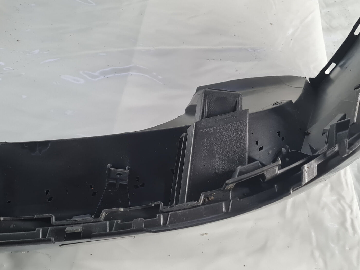 Aizmugures buferis priekš Audi Q5 2008-2017 8R0807511 9 Aizmugures buferis priekš Audi Q5 2008-2017 8R0807511