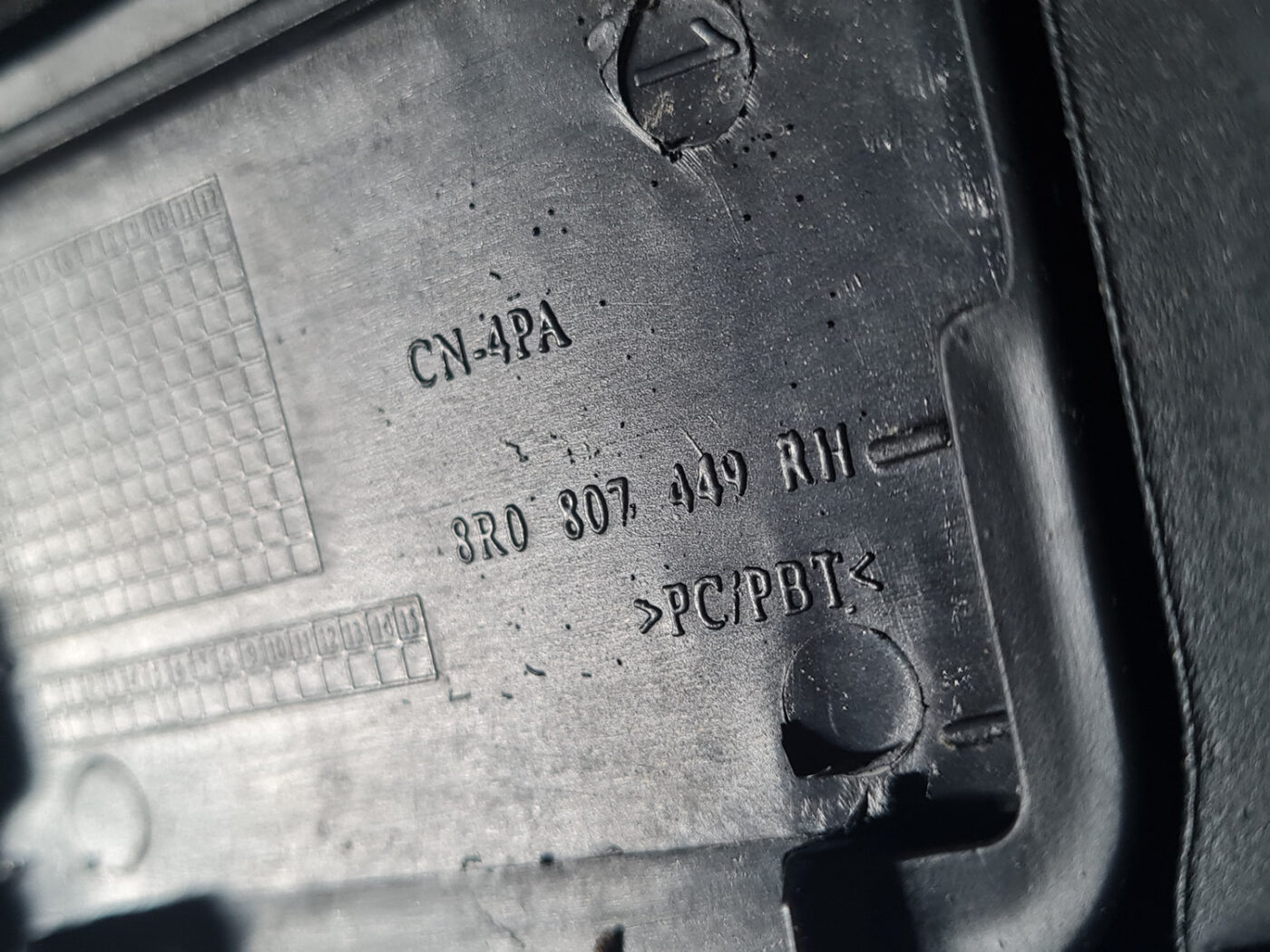 Aizmugures buferis priekš Audi Q5 2008-2017 8R0807511 3 Aizmugures buferis priekš Audi Q5 2008-2017 8R0807511