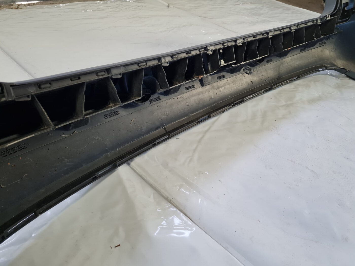 Aizmugures buferis priekš AUDI A6 2008 8 Aizmugures buferis priekš AUDI A6 2008