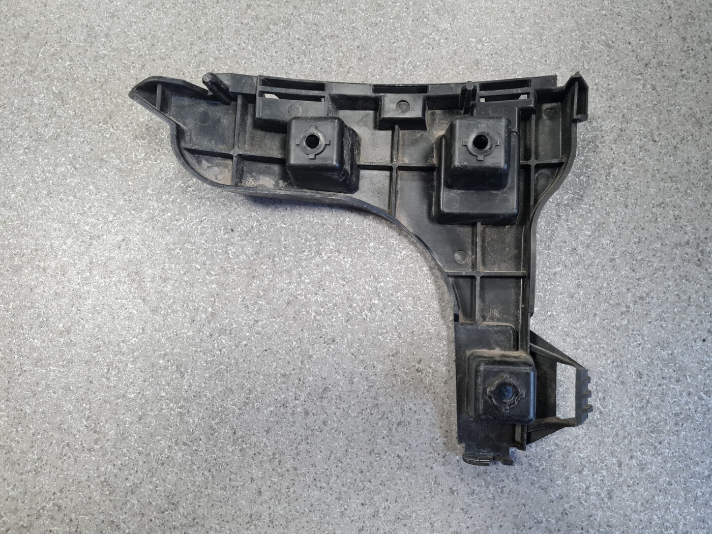 Aizmugurēja bufera kronšteins priekš VOLVO XC60 2009 7 Aizmugurēja bufera kronšteins priekš VOLVO XC60 2009