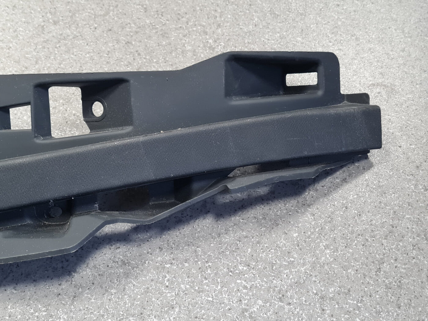 Priekšēja bufera pastiprinātāja kronšteins priekš VOLVO XC60 2009 5 Priekšēja bufera pastiprinātāja kronšteins priekš VOLVO XC60 2009