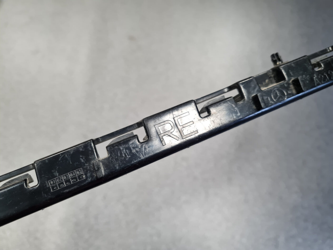 Aizmugurējā spārna un bufera stiprinājums priekš MERCEDES BENZ E250 W212 2014 6 Aizmugurējā spārna un bufera stiprinājums priekš MERCEDES BENZ E250 W212 2014