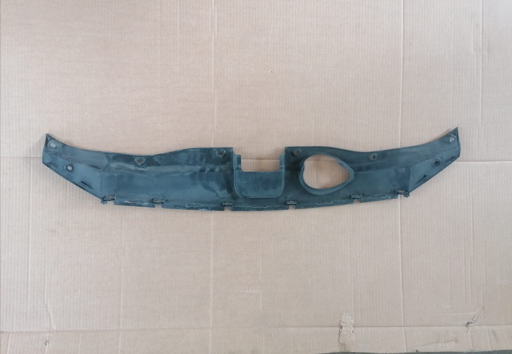 Radiatoru augšēja uzlika priekš Hyundai Santa Fe 2006-2012 863532B000 2 Radiatoru augšēja uzlika priekš Hyundai Santa Fe 2006-2012 863532B000