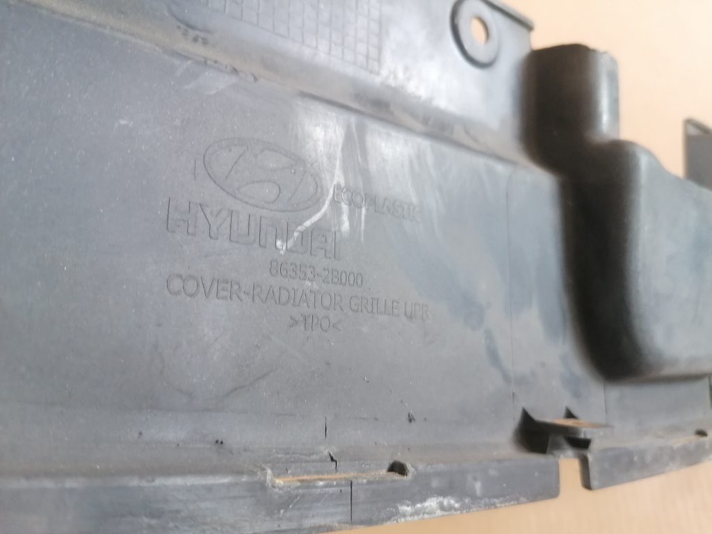 Radiatoru augšēja uzlika priekš Hyundai Santa Fe 2006-2012 863532B000 3 Radiatoru augšēja uzlika priekš Hyundai Santa Fe 2006-2012 863532B000