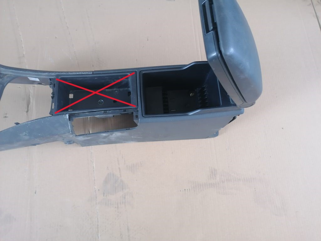 Centrālās konsoles apdares lielākā daļa priekš VOLVO V70 2004 2 Centrālās konsoles apdares lielākā daļa priekš VOLVO V70 2004