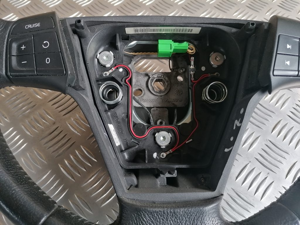 Stūre priekš VOLVO C30 2008 TURQUOISE 4 Stūre priekš VOLVO C30 2008 TURQUOISE