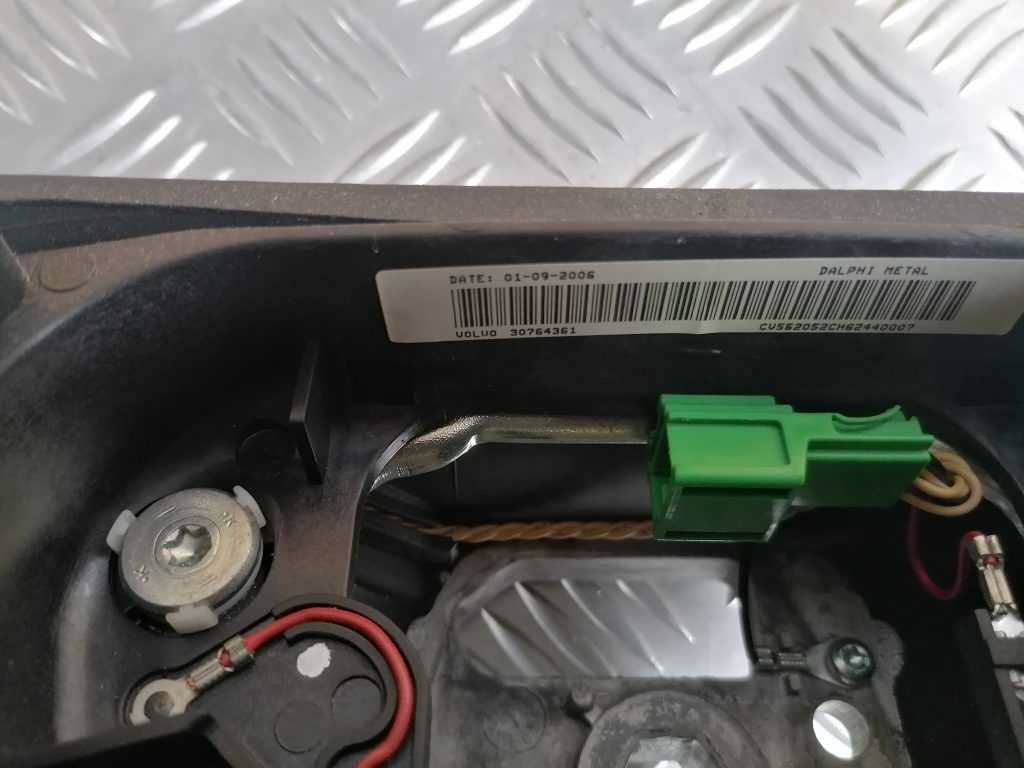 Stūre priekš VOLVO C30 2008 TURQUOISE 6 Stūre priekš VOLVO C30 2008 TURQUOISE