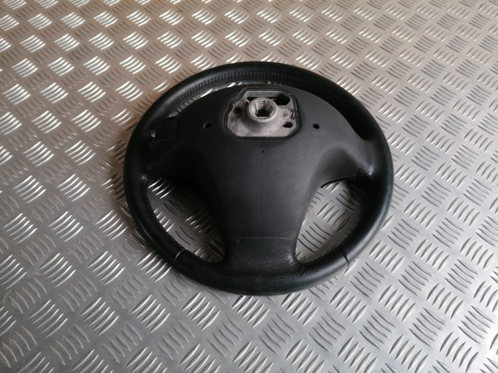 Stūre priekš VOLVO C30 2008 TURQUOISE 7 Stūre priekš VOLVO C30 2008 TURQUOISE