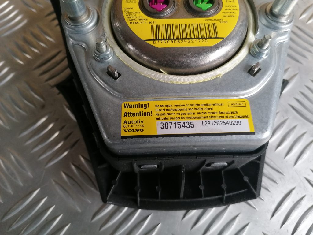 Stūres drošības spilvens priekš VOLVO C30 2008 TURQUOISE 4 Stūres drošības spilvens priekš VOLVO C30 2008 TURQUOISE