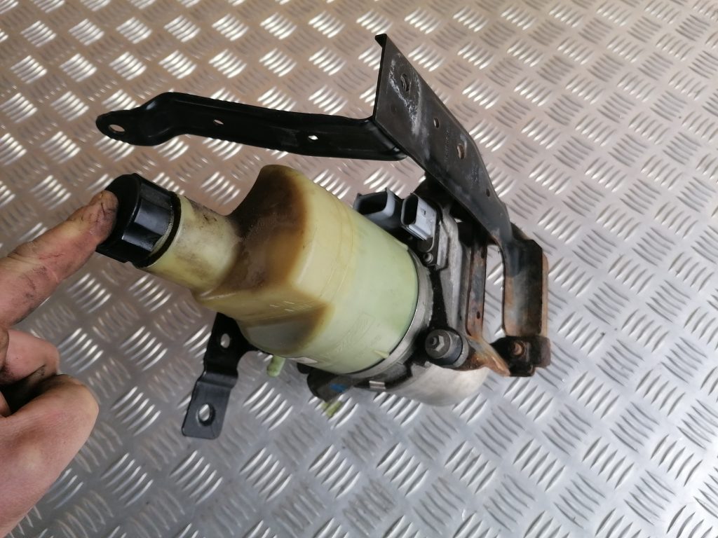 Hidrauliskais pastiprinātājs priekš VOLVO C30 2008 TURQUOISE 3 Hidrauliskais pastiprinātājs priekš VOLVO C30 2008 TURQUOISE