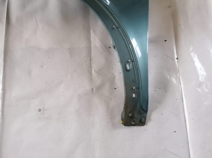 Priekšējais kreisais spārns priekš VOLVO C30 2008 TURQUOISE
