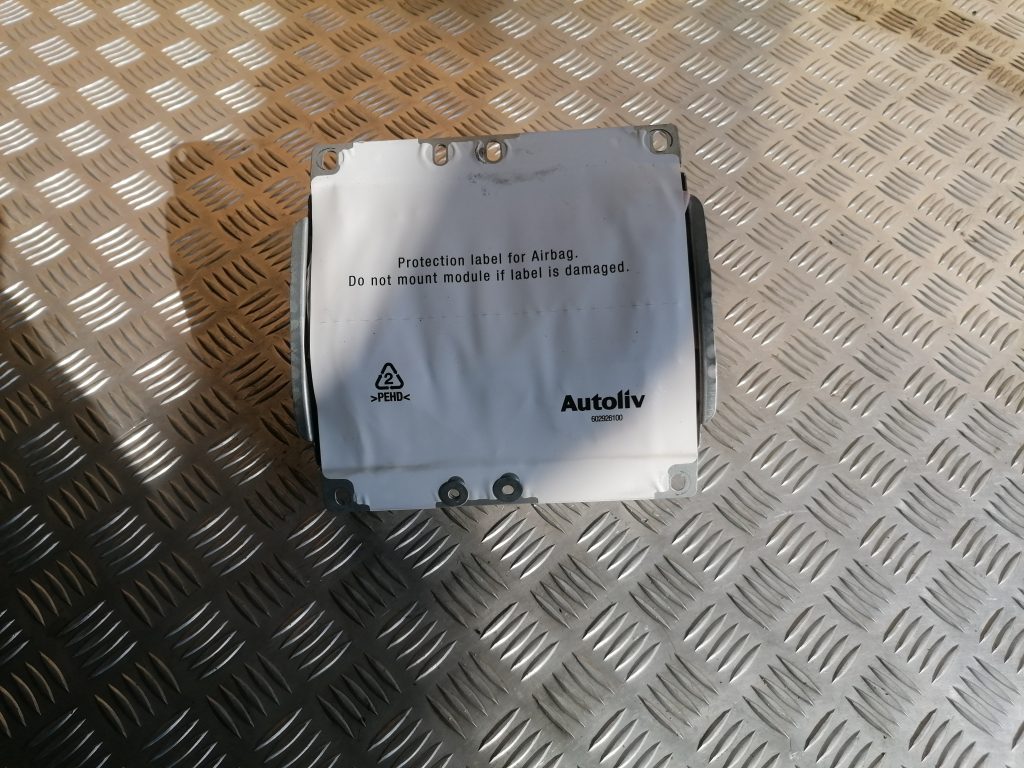 Mērinstrumentu paneļa drošības spilvens priekš VOLVO C30 2008 TURQUOISE 1 Mērinstrumentu paneļa drošības spilvens priekš VOLVO C30 2008 TURQUOISE