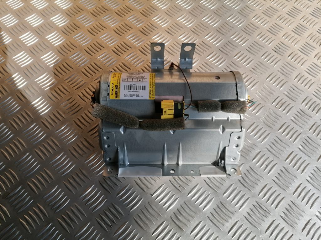 Mērinstrumentu paneļa drošības spilvens priekš VOLVO C30 2008 TURQUOISE 4 Mērinstrumentu paneļa drošības spilvens priekš VOLVO C30 2008 TURQUOISE