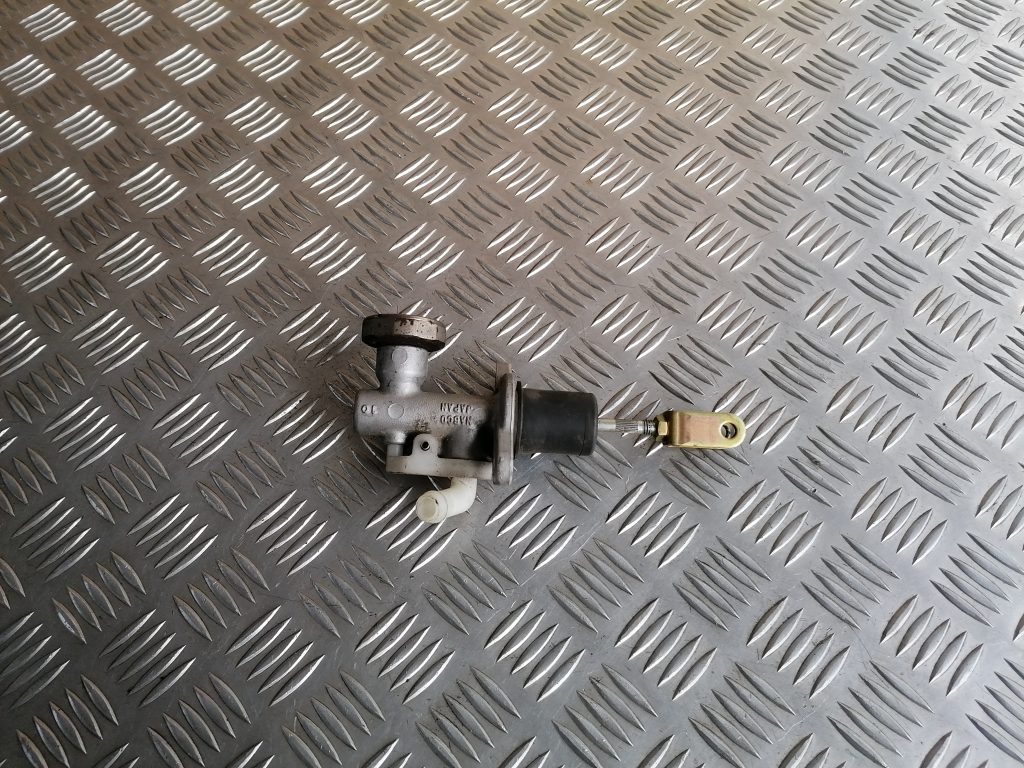 Sajūga galvenais cilindrs priekš NISSAN PATHFINDER 2006 1 Sajūga galvenais cilindrs priekš NISSAN PATHFINDER 2006