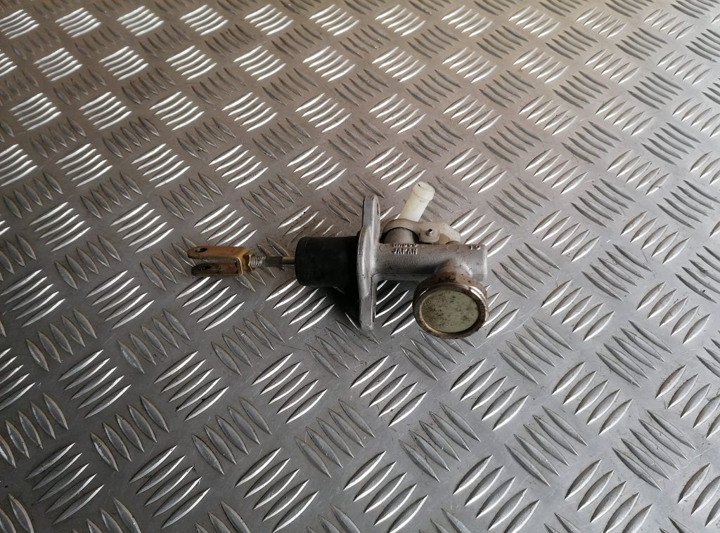 Sajūga galvenais cilindrs priekš NISSAN PATHFINDER 2006 2 Sajūga galvenais cilindrs priekš NISSAN PATHFINDER 2006