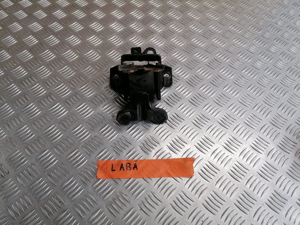 Dzinēja kronšteins priekš CITROEN C-CROSSER 2009 4 Dzinēja kronšteins priekš CITROEN C-CROSSER 2009