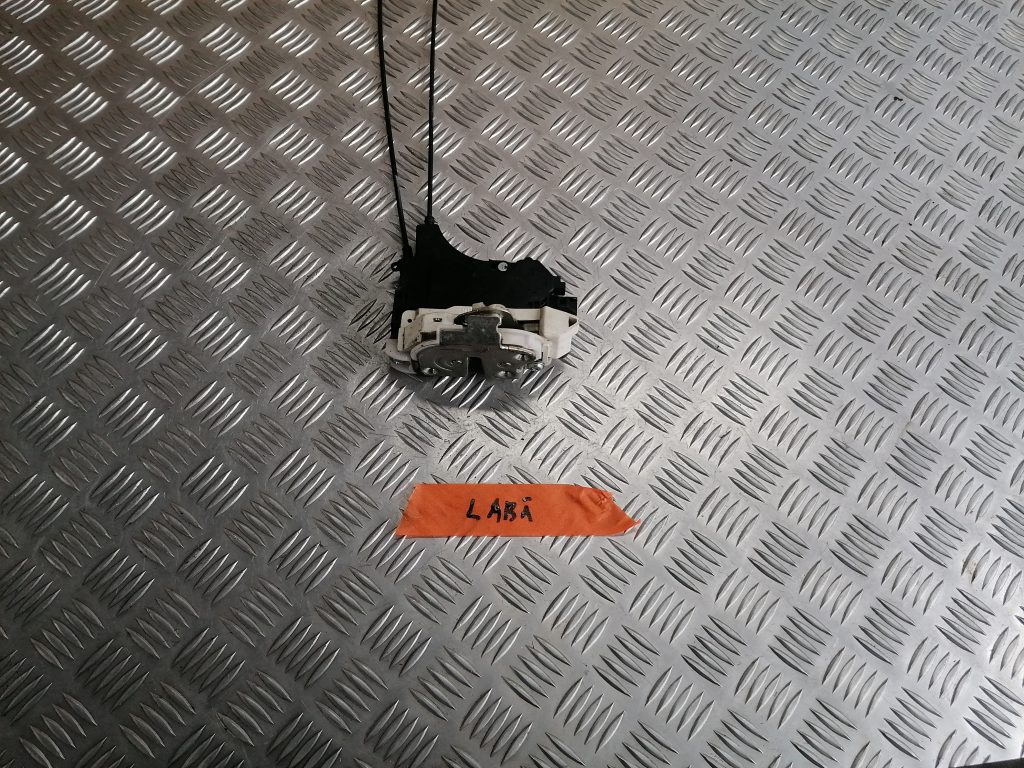 Aizmugurējo labo durvju slēdzene priekš CITROEN C-CROSSER 2009 6 Aizmugurējo labo durvju slēdzene priekš CITROEN C-CROSSER 2009