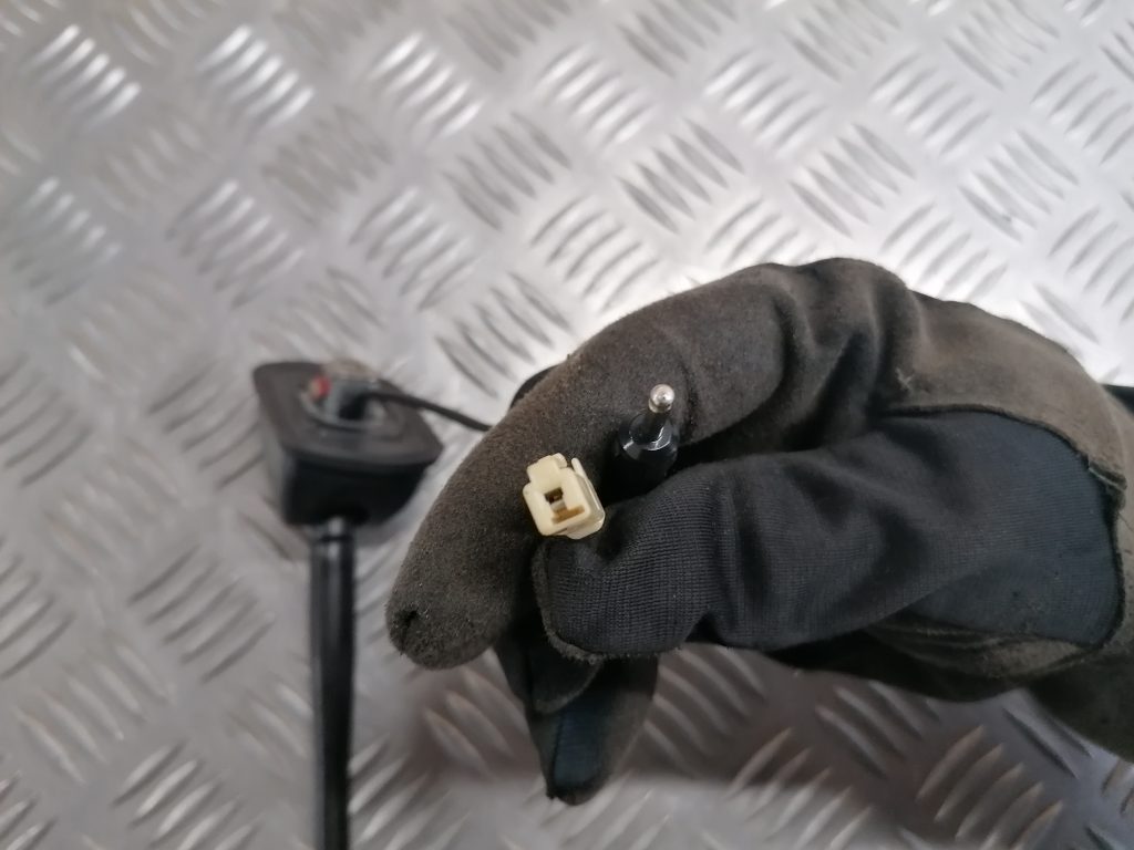 Jumta antena priekš CITROEN C-CROSSER 2009 3 Jumta antena priekš CITROEN C-CROSSER 2009