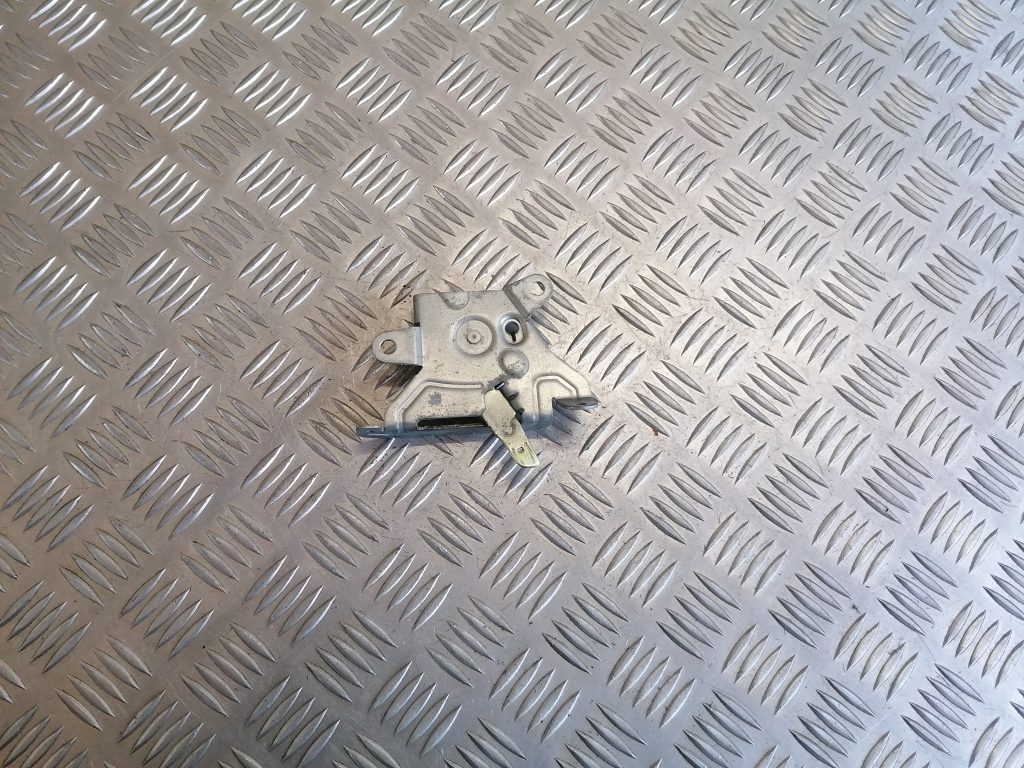 Bagāžnieka vāka slēdzene priekš CITROEN C-CROSSER 2009 2 Bagāžnieka vāka slēdzene priekš CITROEN C-CROSSER 2009