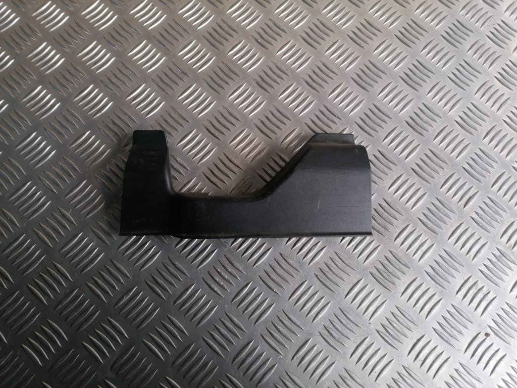 Vidējas salona statnes apdare priekš CITROEN C-CROSSER 2009 1 Vidējas salona statnes apdare priekš CITROEN C-CROSSER 2009