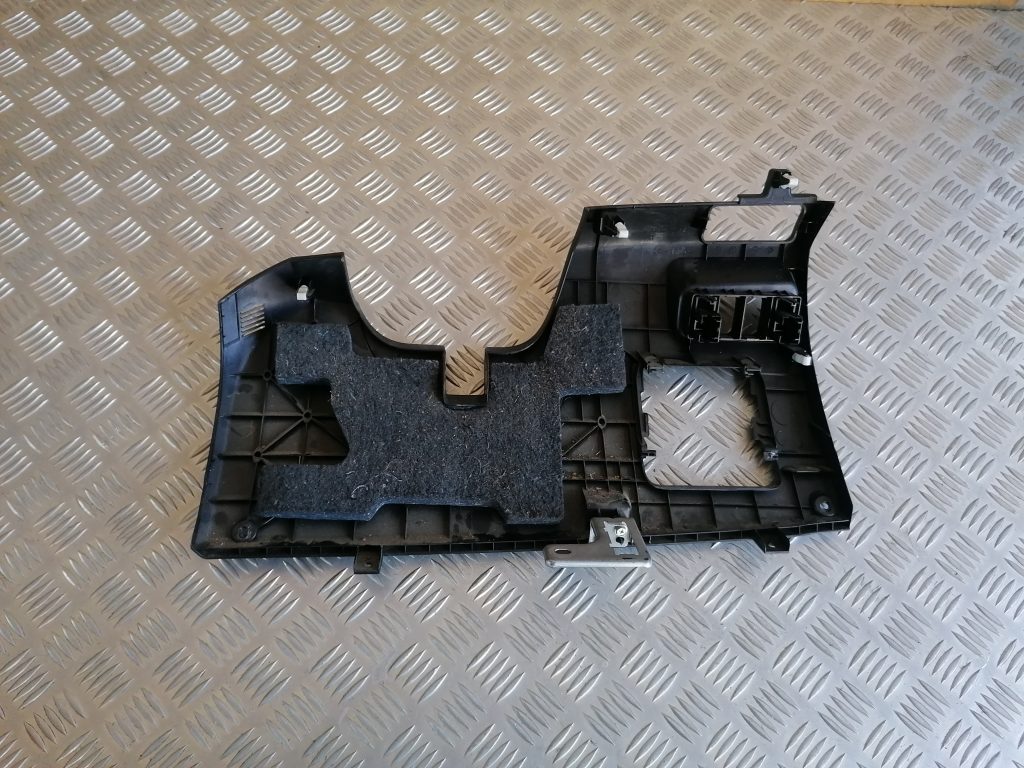 Mērinstrumentu paneļa apdare (zem stūres) priekš CITROEN C-CROSSER 2009 2 Mērinstrumentu paneļa apdare (zem stūres) priekš CITROEN C-CROSSER 2009