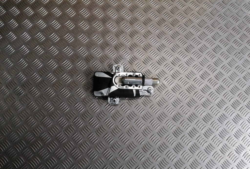 Priekšējo durvju drošības spilvens priekš BMW 320D E46 2004 TOURING 3 Priekšējo durvju drošības spilvens priekš BMW 320D E46 2004 TOURING