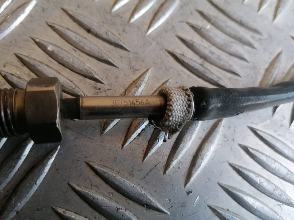 Izplūdes gāzu temperatūras devējs priekš VOLVO XC70 2007 4 Izplūdes gāzu temperatūras devējs priekš VOLVO XC70 2007