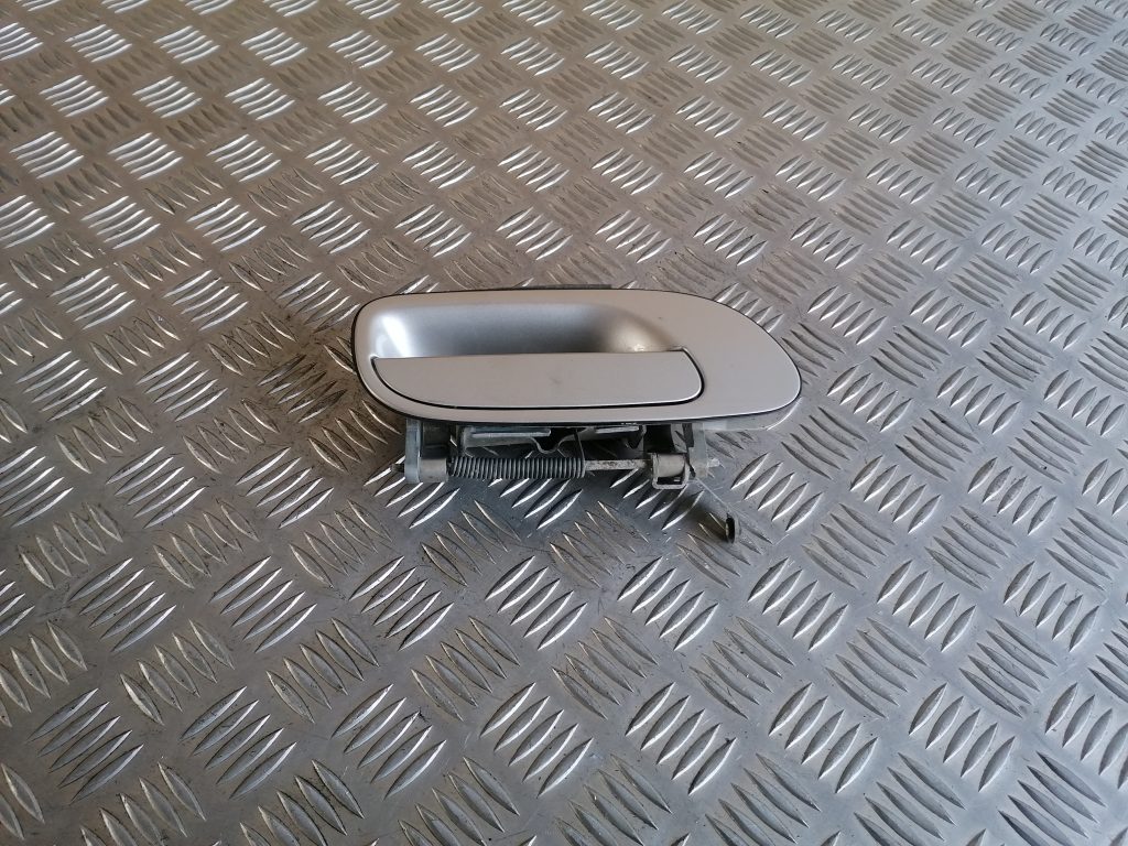 Priekšējāis labais durvju rokturis priekš VOLVO XC70 2007 1 Priekšējāis labais durvju rokturis priekš VOLVO XC70 2007