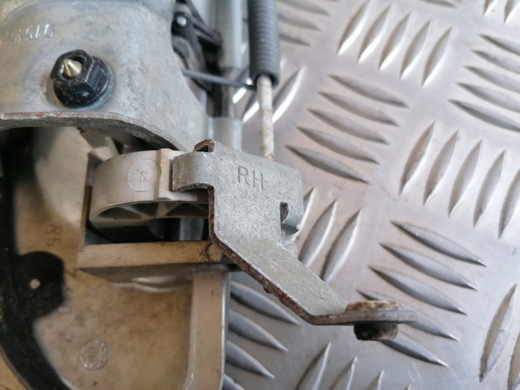 Priekšējāis labais durvju rokturis priekš VOLVO XC70 2007 3 Priekšējāis labais durvju rokturis priekš VOLVO XC70 2007