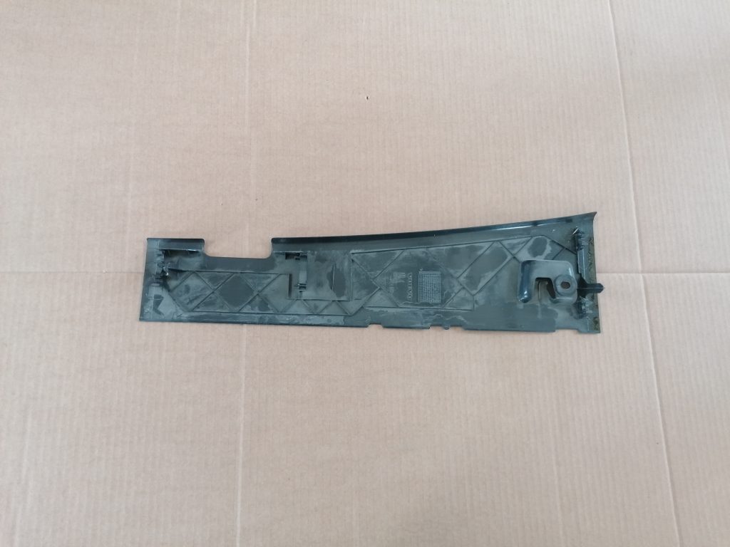 Bagāžnieka nodalījuma griestu uzlika priekš VOLVO XC70 2007 2 Bagāžnieka nodalījuma griestu uzlika priekš VOLVO XC70 2007