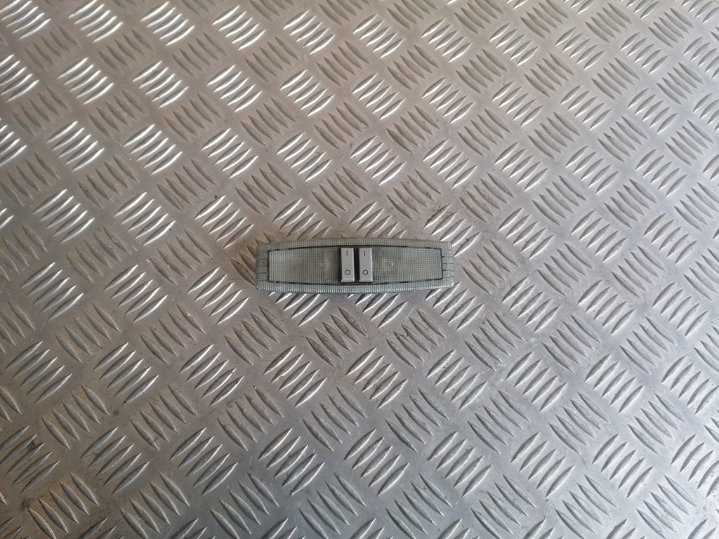 Aizmugurējo sēdvietu apgaismojums priekš OPEL ASTRA H 2005 1 Aizmugurējo sēdvietu apgaismojums priekš OPEL ASTRA H 2005