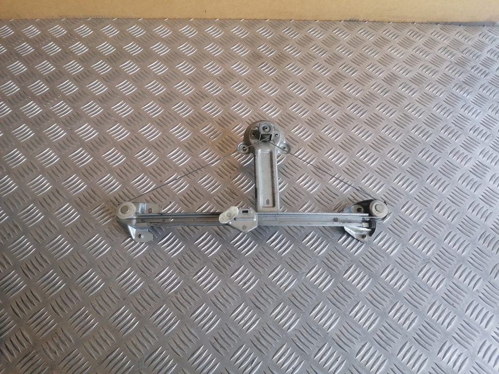 Stikla pacelšanas mehānisms aizmugurējais labais priekš OPEL ASTRA H 2005 1 Stikla pacelšanas mehānisms aizmugurējais labais priekš OPEL ASTRA H 2005