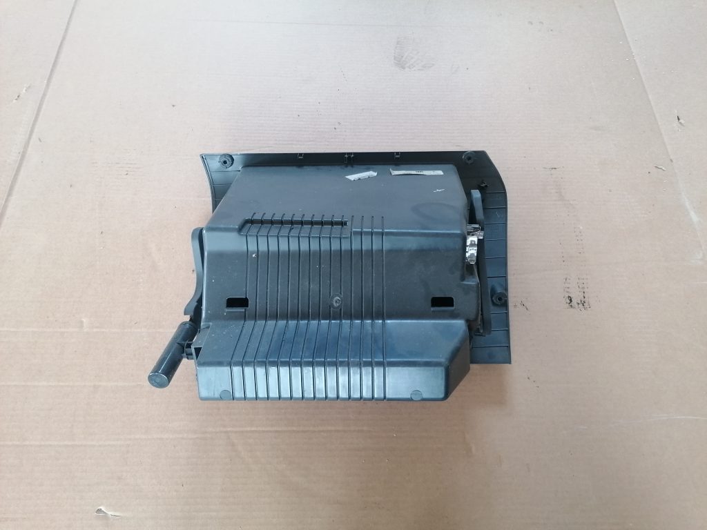 Mantu glabāšanas nodalījums pasažiera pusē priekš OPEL ASTRA H 2005 2 Mantu glabāšanas nodalījums pasažiera pusē priekš OPEL ASTRA H 2005