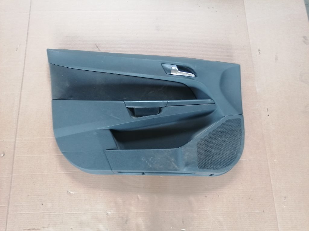 Priekšējo kreiso durvju apdare priekš OPEL ASTRA H 2005 1 Priekšējo kreiso durvju apdare priekš OPEL ASTRA H 2005