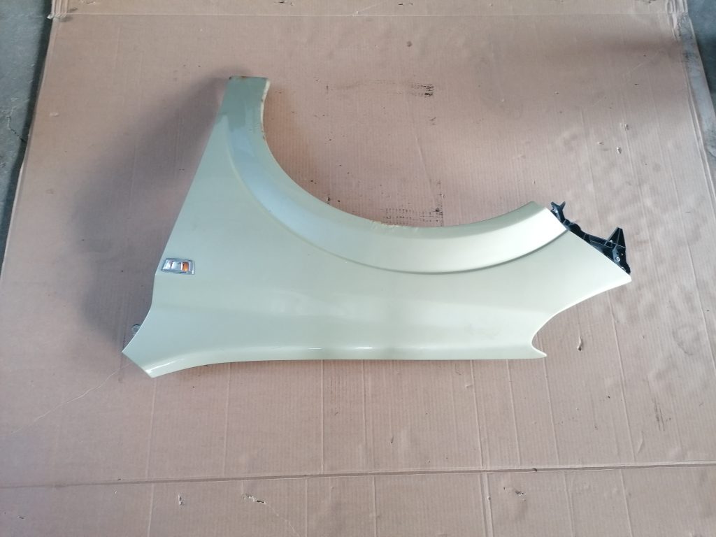 Priekšējais kreisais spārns priekš OPEL ASTRA H 2005 1 Priekšējais kreisais spārns priekš OPEL ASTRA H 2005