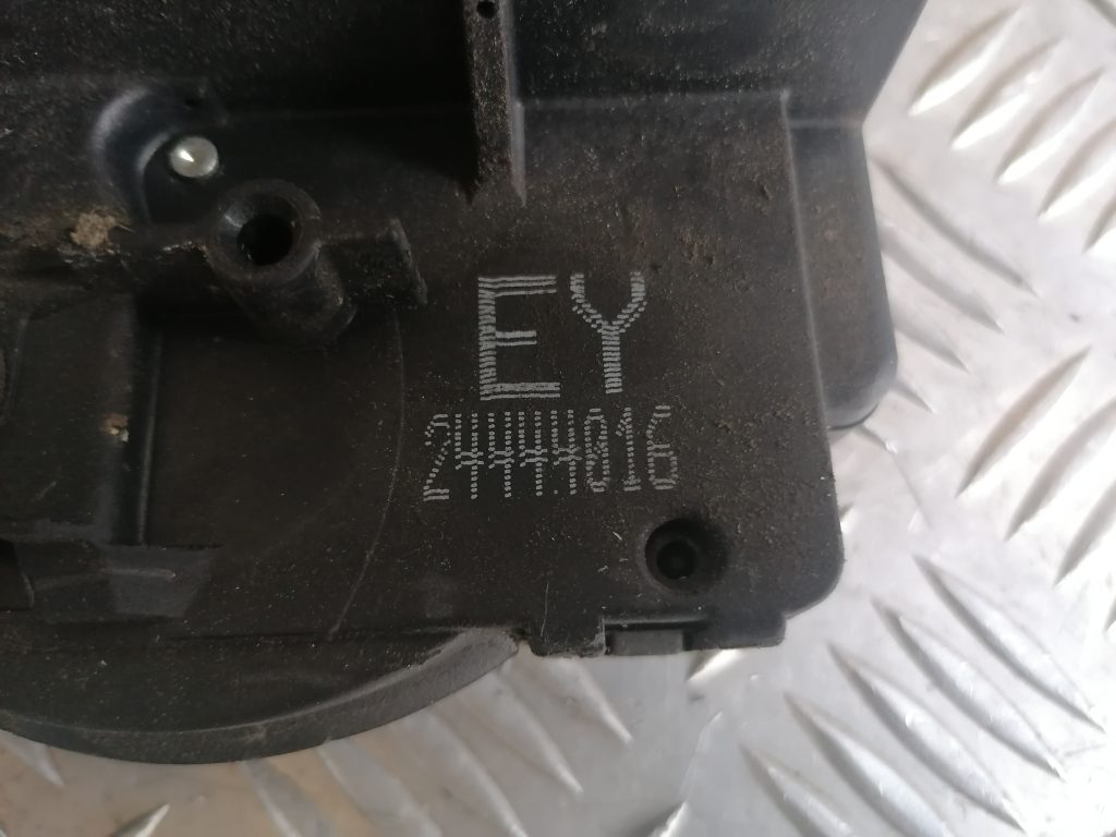 Priekšējo labo durvju slēdzene priekš OPEL ZAFIRA 2004 3 Priekšējo labo durvju slēdzene priekš OPEL ZAFIRA 2004