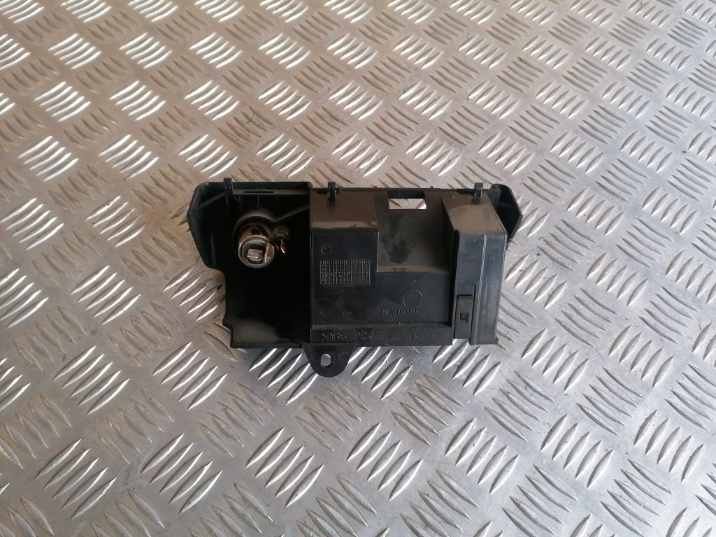 Pelnu trauks priekš OPEL ZAFIRA 2004 2 Pelnu trauks priekš OPEL ZAFIRA 2004